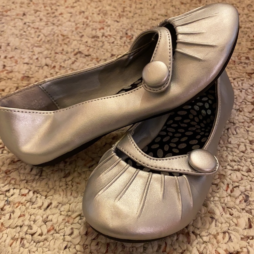 🥿Never worn American eagle Silver ballet flats